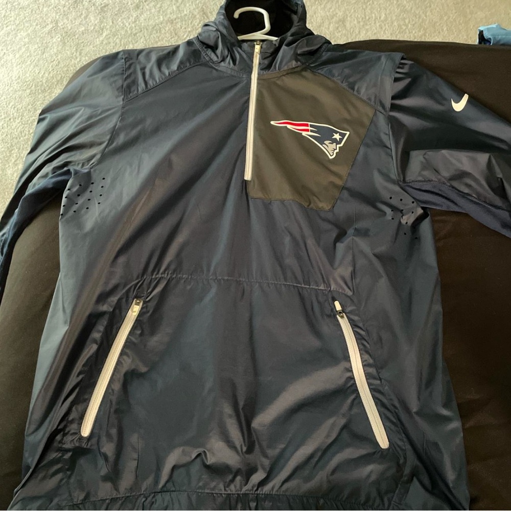 Men’s Nike New England Patriots Windbreaker On Field Official Gear